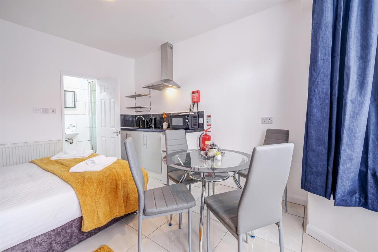 Fernbank Rooms Sudbury Hill, Harrow, Self-Contained Studios With En-Suite Harrow on the Hill Екстериор снимка
