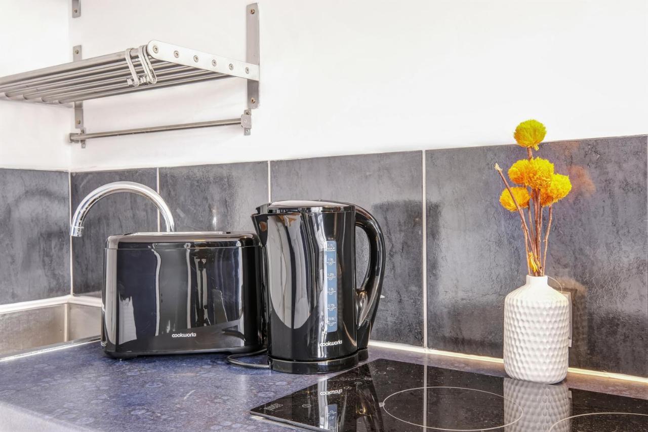 Fernbank Rooms Sudbury Hill, Harrow, Self-Contained Studios With En-Suite Harrow on the Hill Екстериор снимка