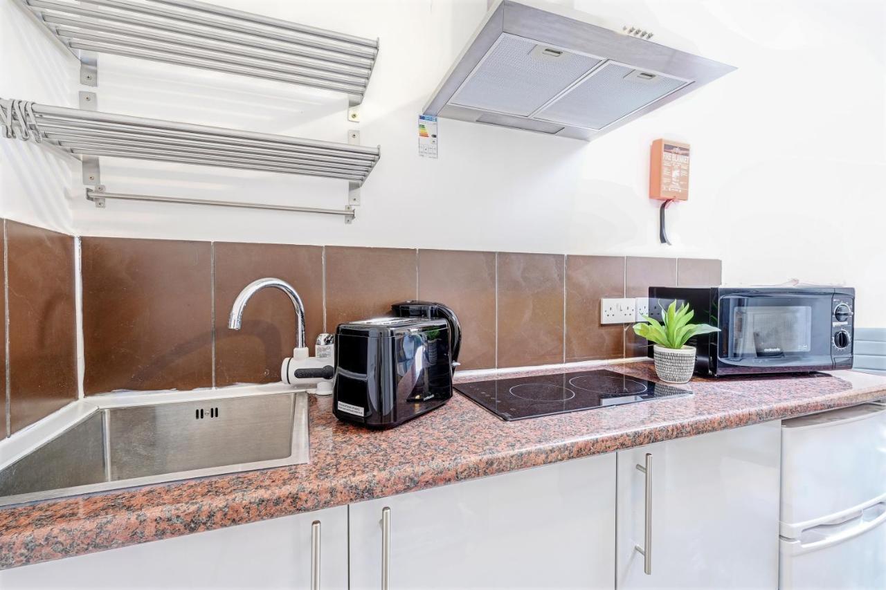 Fernbank Rooms Sudbury Hill, Harrow, Self-Contained Studios With En-Suite Harrow on the Hill Екстериор снимка