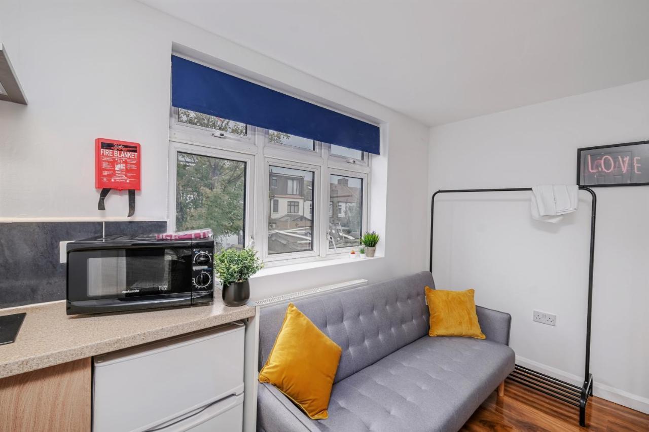 Fernbank Rooms Sudbury Hill, Harrow, Self-Contained Studios With En-Suite Harrow on the Hill Екстериор снимка