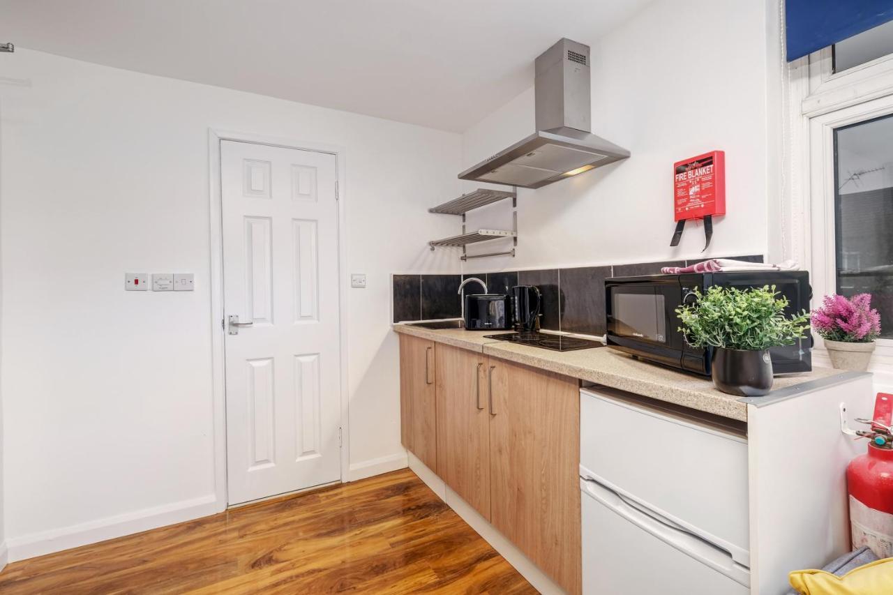 Fernbank Rooms Sudbury Hill, Harrow, Self-Contained Studios With En-Suite Harrow on the Hill Екстериор снимка